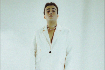 Mert Berkay'dan yeni şarkı: Sahilden