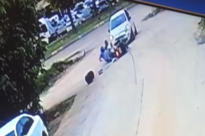 Bursa'da 2 kişinin yaralandığı kaza kamerada