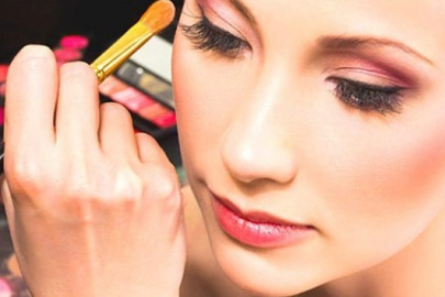 Makyaj yaparken sağlığınızdan olmayın