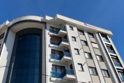 Down sendromlu genç, 40 günlük bebeği camdan attı