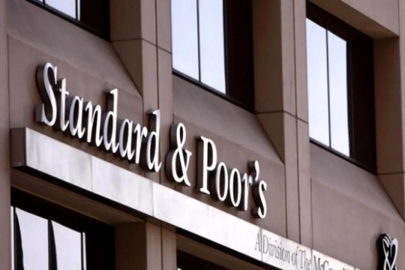 S&P, Türkiye’nin kredi notunu arttırdı