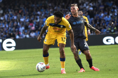 Lider Napoli'ye, Atalanta'dan çelme