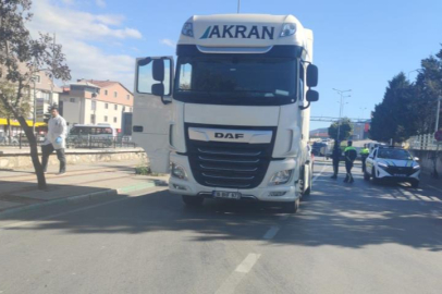 Bursa'da telefonla konuşurken TIR'ın altında kaldı