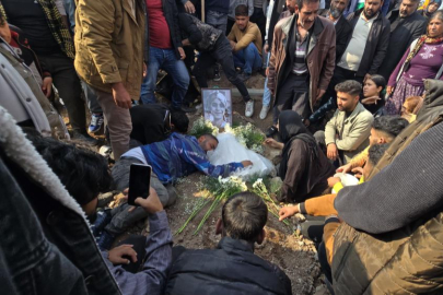 Küçük Şirin gözyaşlarıyla defnedildi