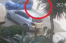 Bursa'da geri manevra yapan araç yaşlı adama çarptı