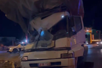 Bandırma’da otobüs ile kamyon çarpıştı