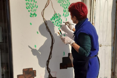 Duvar resimleriyle Mudanya'yı güzelleştiriyor