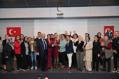 Başkan Şadi Özdemir Nilüferli kadınların ödül sevincini paylaştı