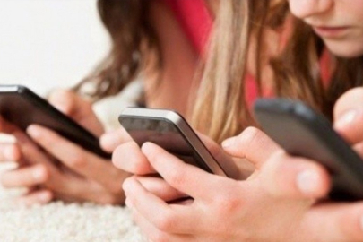 16 yaşın altındakilere sosyal medya yasağı getiren ilk ülke oldu