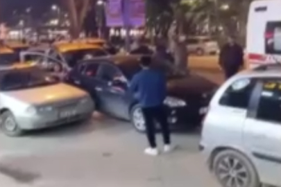 Direksiyon başında fenalaştı, önündeki araca çarptı: 2 yaralı