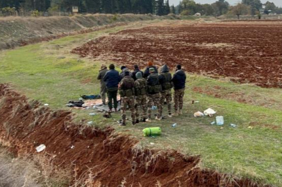 Hama'da muhaliflerden şükür namazı
