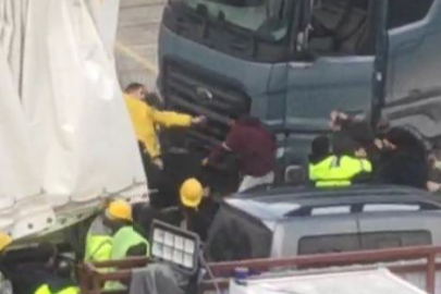 TIR sürücüleri arasında yol vermeme kavgası