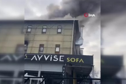 Bursa'da mobilya imalathanesinde yangın