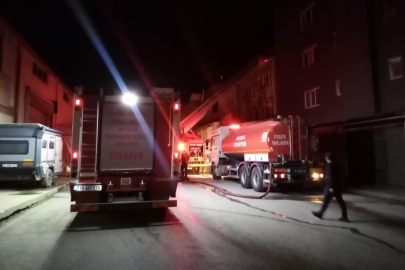 Bursa'da mobilya imalathanesinde yangın