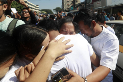 Myanmar'da 5 bin 864 mahkuma af