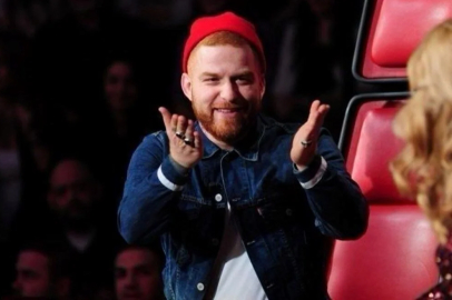 Athena Gökhan'dan Vedat Milor'a fanatizm göndermesi