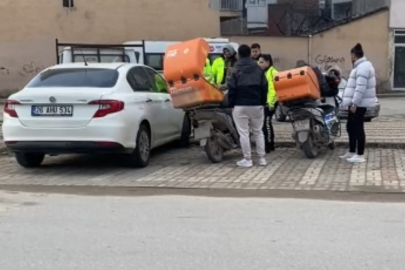 Bursa'da motosiklet ile otomobil kafa kafaya çarpıştı