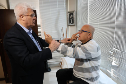 Sedyeyle geldiği doktordan oynayarak çıktı