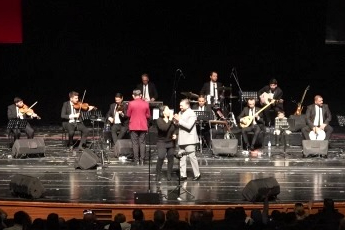 Çalgıcı Mektebi Roman Orkestrası’ndan muhteşem konser