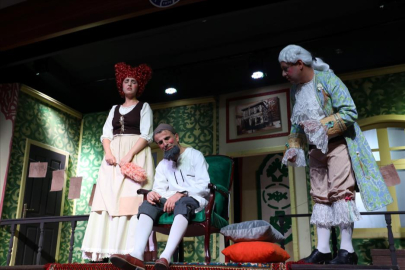 İnegöl “Hastalık Hastası” oyununu çok sevdi