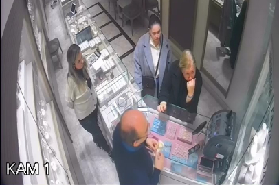 Bursa'da sahte altınları piyasaya sürmeye hazırlanırken yakalandılar