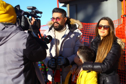 Sahneye tabutla çıkan ünlü sanatçının Uludağ'da aile keyfi