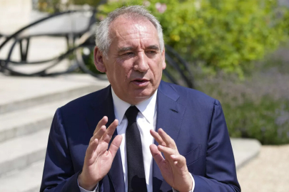 Fransa Başbakanı Bayrou: Avrupa Trump'a karşı dik durmalı