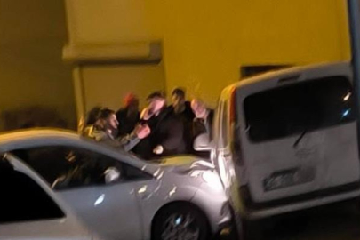 Kaza sonrası tekmeli yumruklu kavga