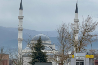 Yangın faciasında yaşamını yitirenler için 1270 camide sela okundu