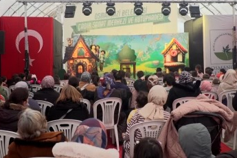 Hansel ile Gretel Osmangazili çocuklar için sahnelendi
