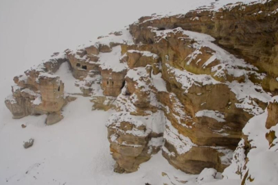 Ağrı'da göz kamaştıran mağaralar