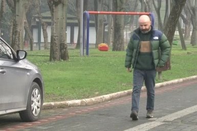 Saç ektirmek için gitti, kulak zarı patladı