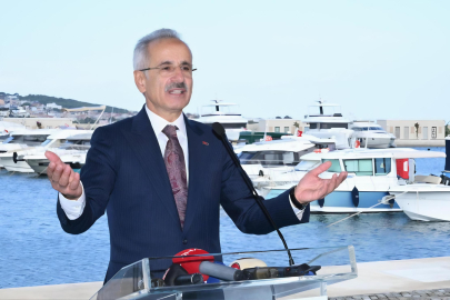 Türkiye'nin en büyük feribotları Van Gölü'nde hizmet ediyor