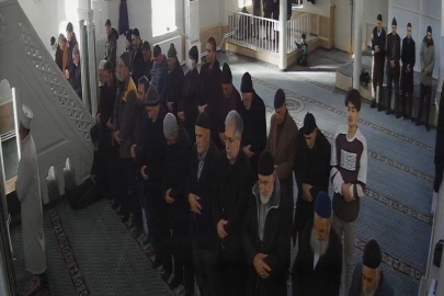 Camiye torpilli saldırı: Namazdaki cemaat büyük korku yaşadı