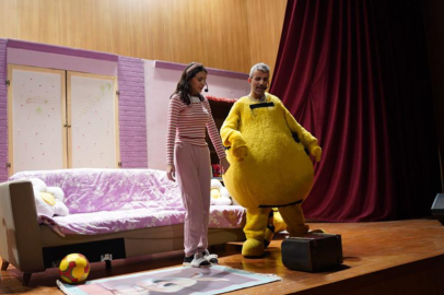 İnegöl Belediyesi Şehir Tiyatrosu sanatseverlerle buluşuyor