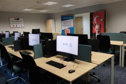 Bursa'da Dijital Gençlik Merkezi açıldı