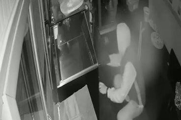 Bursa'da kafe hırsızı kameraya yakalandı