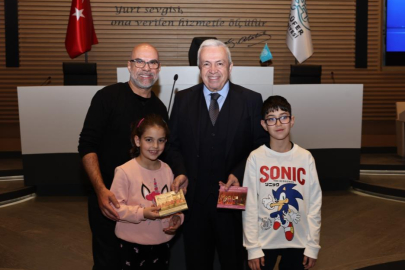 Depremin yaralarını müzik ve dayanışma ile sarıyorlar