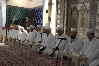 Bursa’da 20 din görevlisi, mezuniyet belgelerini aldı