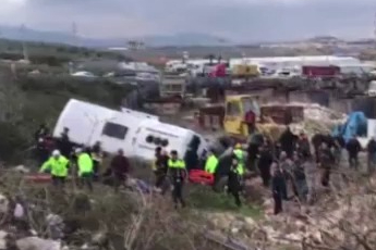 Bursa'da şarampole yuvarlanan servis otobüsünde can pazarı