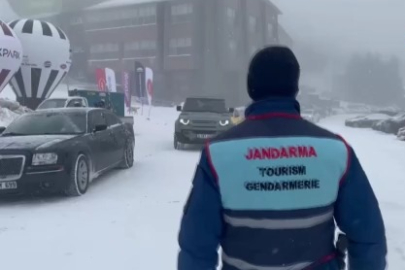 Yoğun kar alan Uludağ'da kayak pistleri doldu taştı