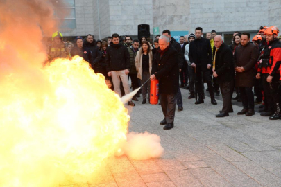 Nilüfer Belediyesi'ndeki yangın tatbikatı gerçeği aratmadı