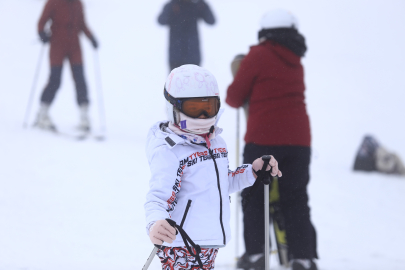 Uludağ'da kar kalınlığı yeniden 60 santimetreye yükseldi