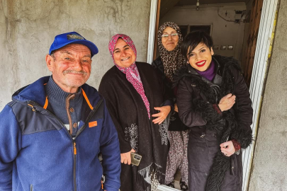 Sanatçı Aydilge, Yaren Leylek ve Adem amcayı ziyaret etti