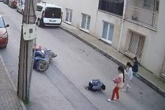Bursa'da yola fırlayan çocuğa motosiklet çarptı
