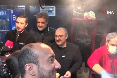 Mustafa Varank, gençlerle sahur yaptı