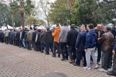 Bursa'da bayramlaşma kuyruğunun sonu görünmedi