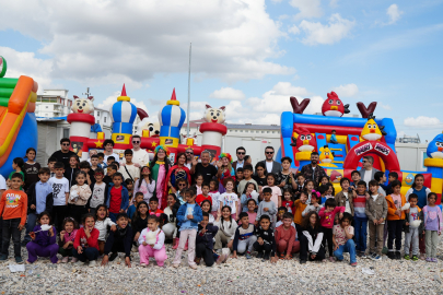 GESİAD bayramda, depremzede çocukları sevindirdi