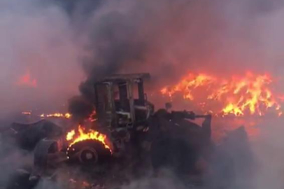 Geri dönüşüm fabrikasından alevler yükseldi