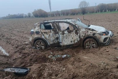 Şarampole devrilen otomobilde 2 kişi yaralandı